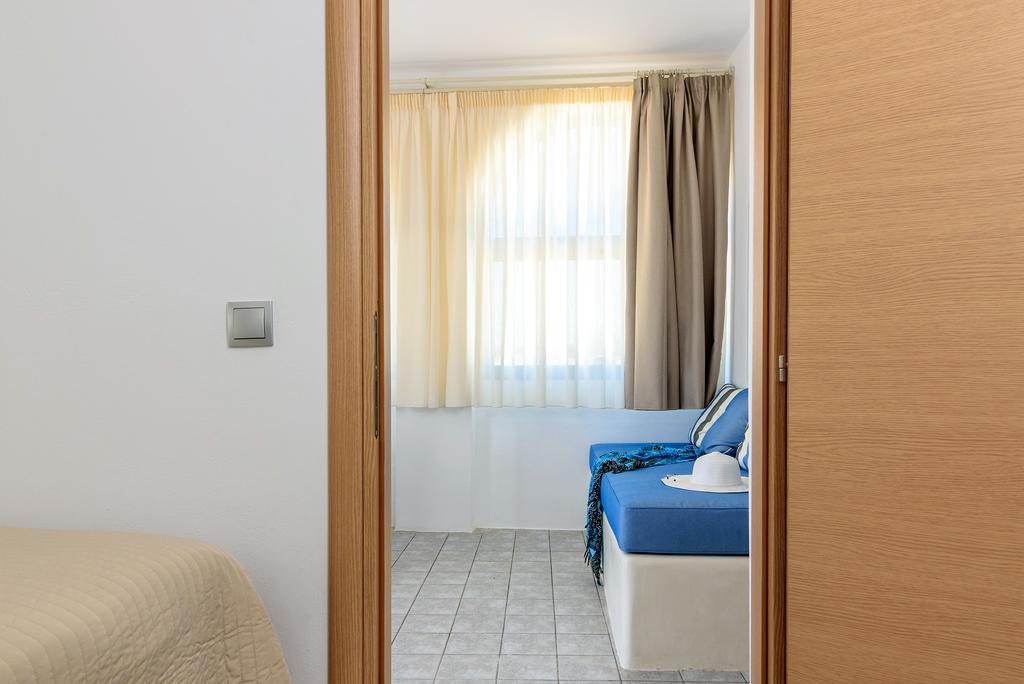 Villa George Santorini Perivolos  Quarto foto